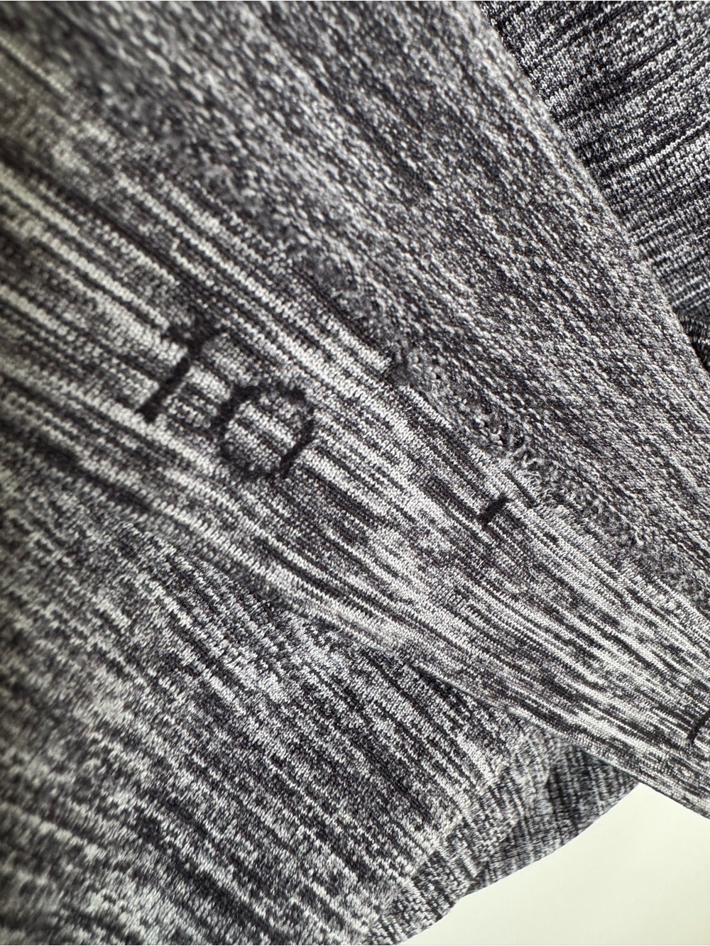 Lululemon Swiftly Tech Long Sleeve Crew Top black/Grey Ombre size 10 - Picture 7 of 8